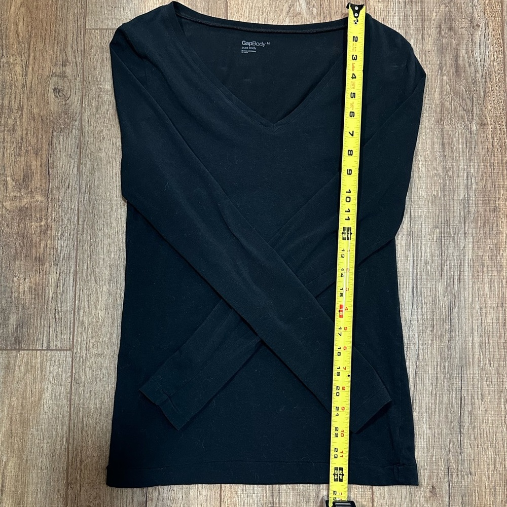 Gap body top.